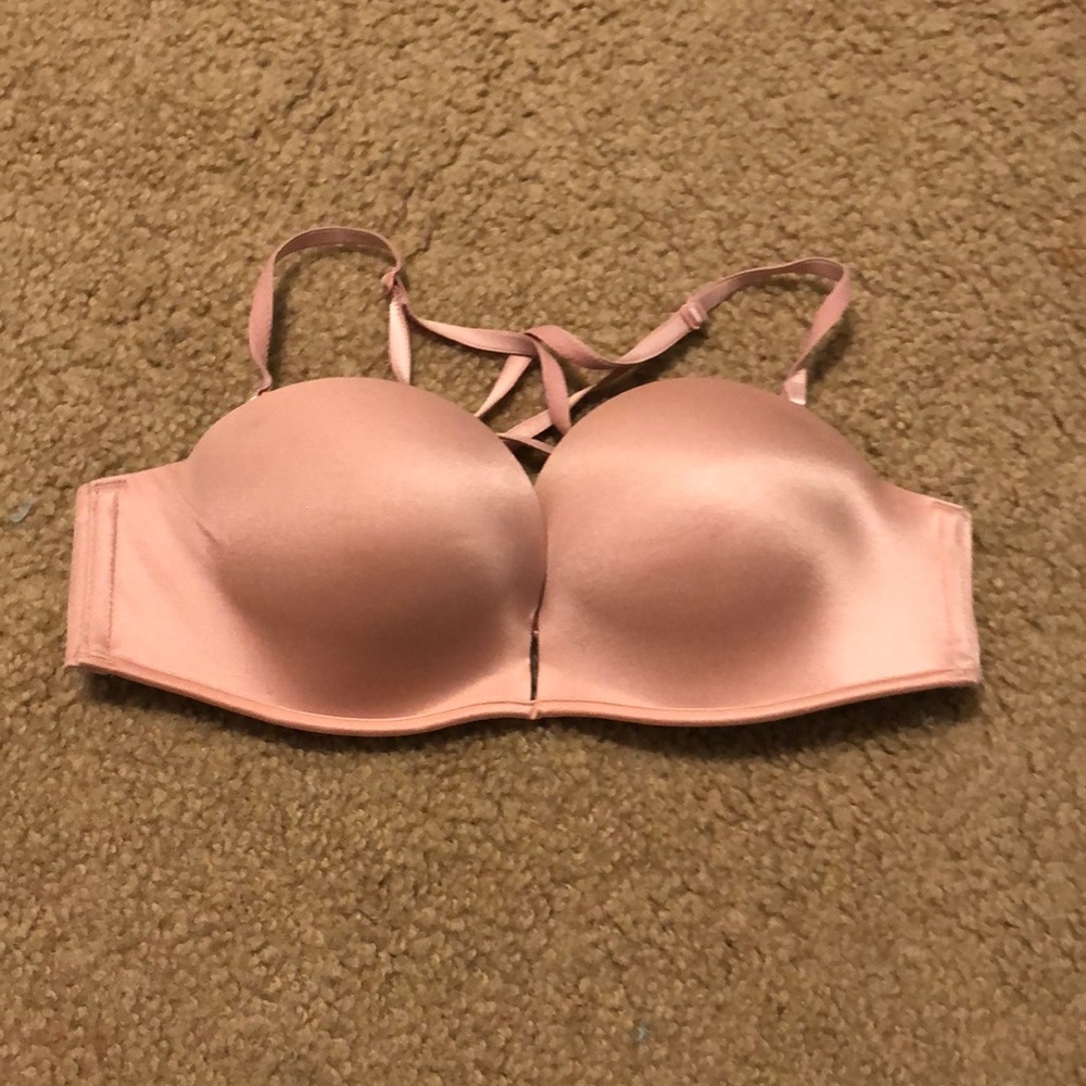 VICTORIAS SECRET BOMBSHELL BRA BRAND NEW